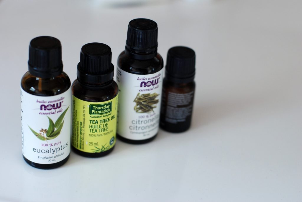 Tea Tree Oil &ndash; What Are Its 7 Best Uses? - HealthPulls